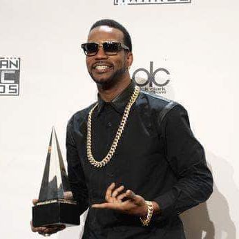 Juicy J montre sa collection de bijoux de folie