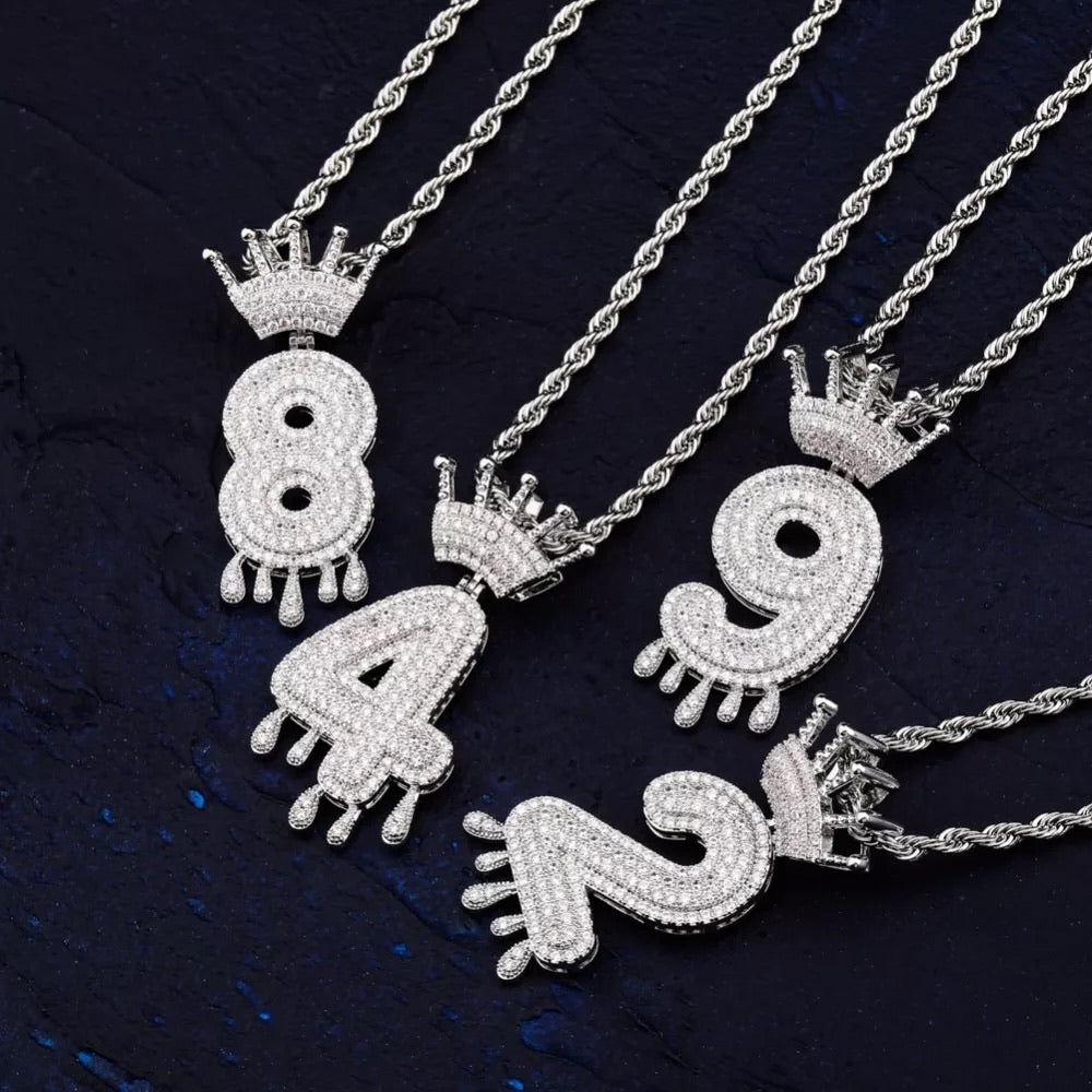 COLLIER PENDENTIF CHIFFRE ROYAL - Emirice.com