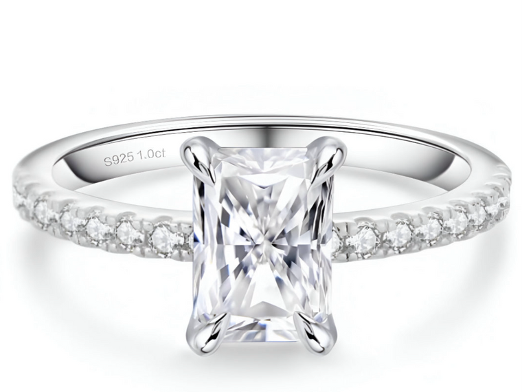 Bague taille radiant en moissanite de la collection Emir ICE