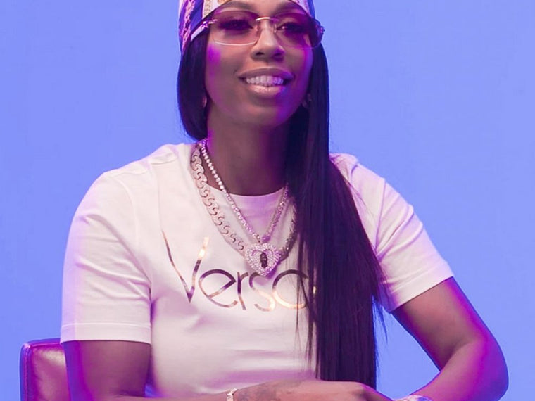 Kash Doll montre sa collection de bijoux de folie