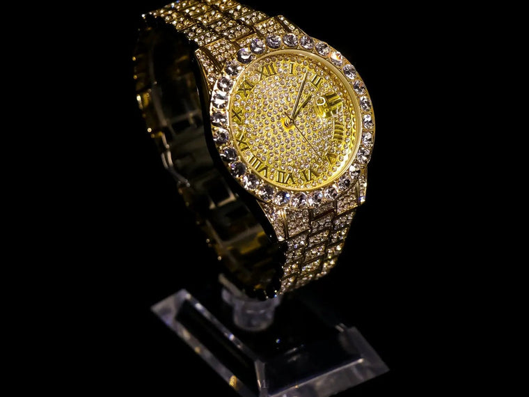 Montre Emir Watch V4 or jaune, acier couleur or jaune et zircones cubiques, une montre de style iced out