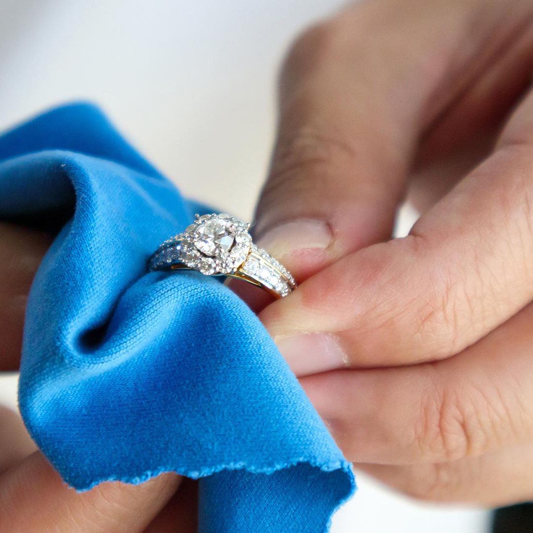 3 astuces pour garder vos bijoux hip hop propres et brillants