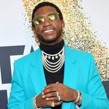 Gucci mane montre sa collection de bijoux de folie