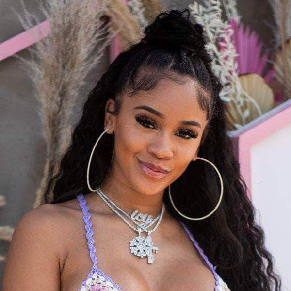 Saweetie montre sa collection de bijoux de folie