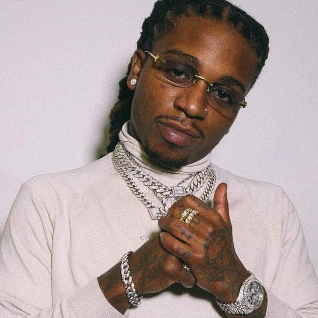 Jacquees montre sa collection de bijoux de folie