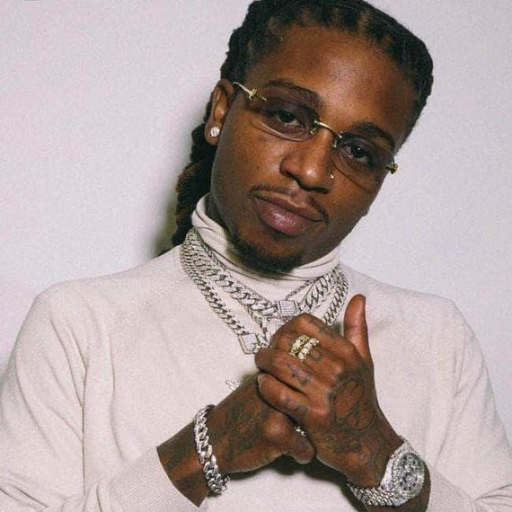 Jacquees montre sa collection de bijoux de folie