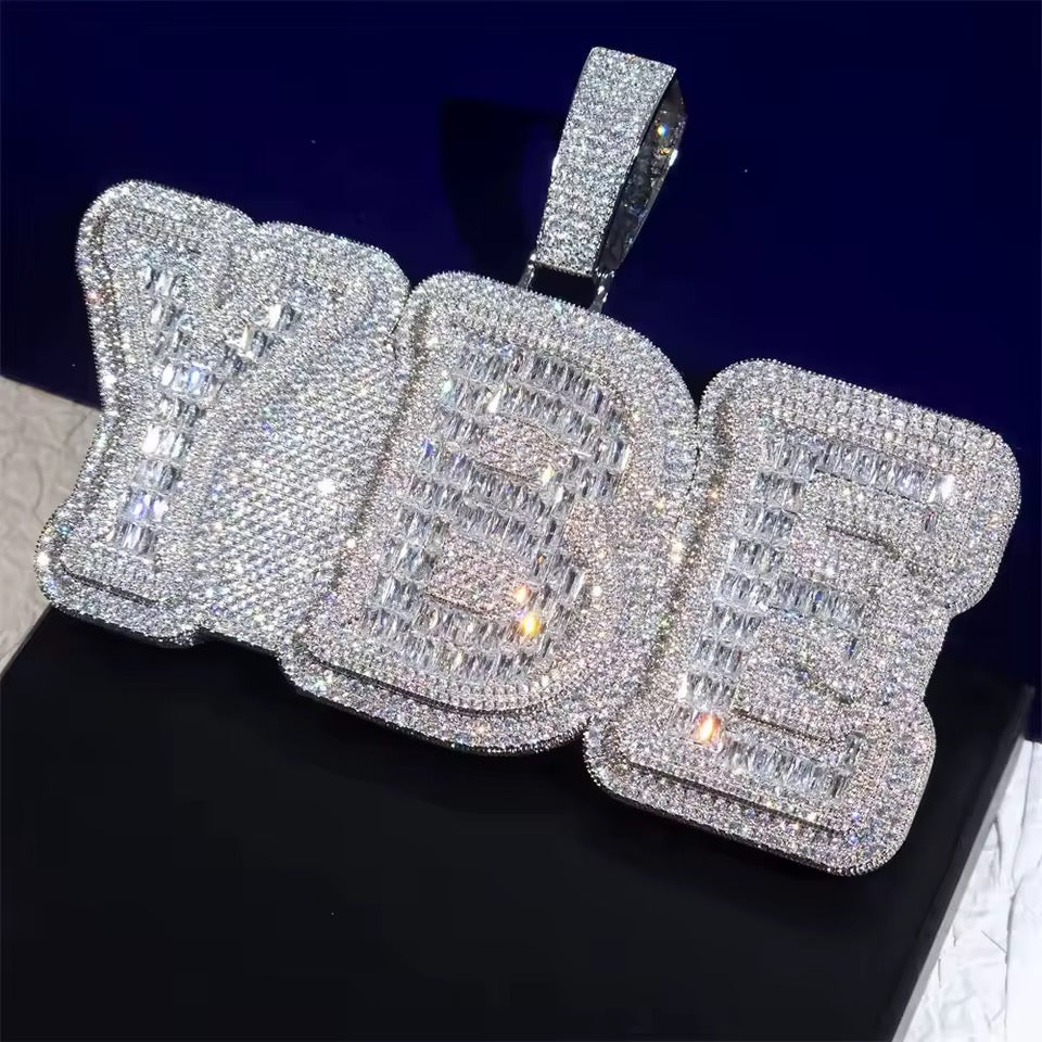 Collier Prénom Grosse Lettre Diamant Baguette Pendentif Personnalisé