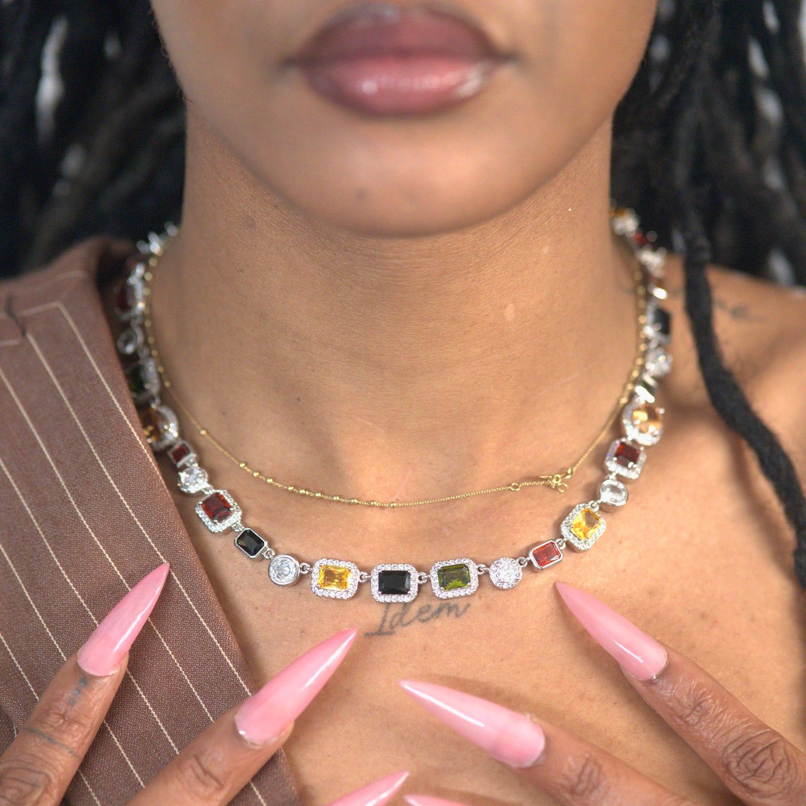 Collier gemme pierre multicolore 10mm or blanc