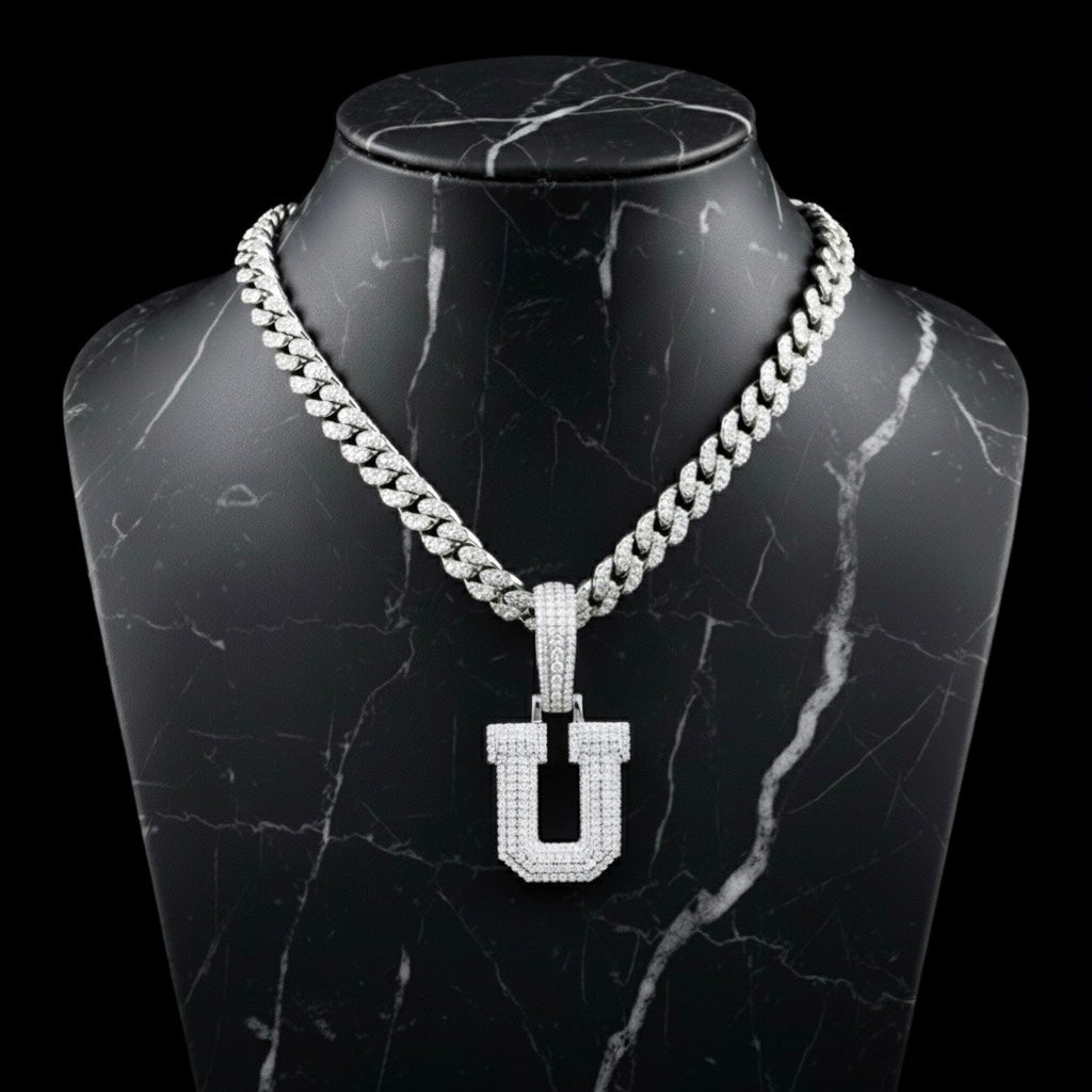 Pendentif lettre U diamant moissanite