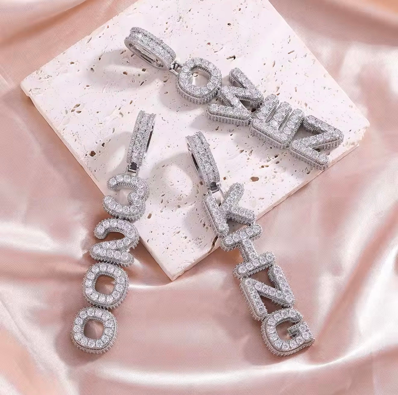 Collier Prénom Pendentif Diamant Lettre Verticale Personnalisé