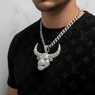 Pendentif taureau diamant moissanite