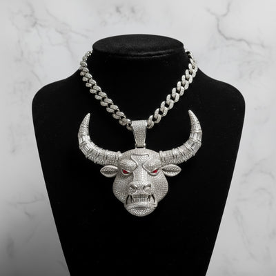 Pendentif taureau diamant moissanite