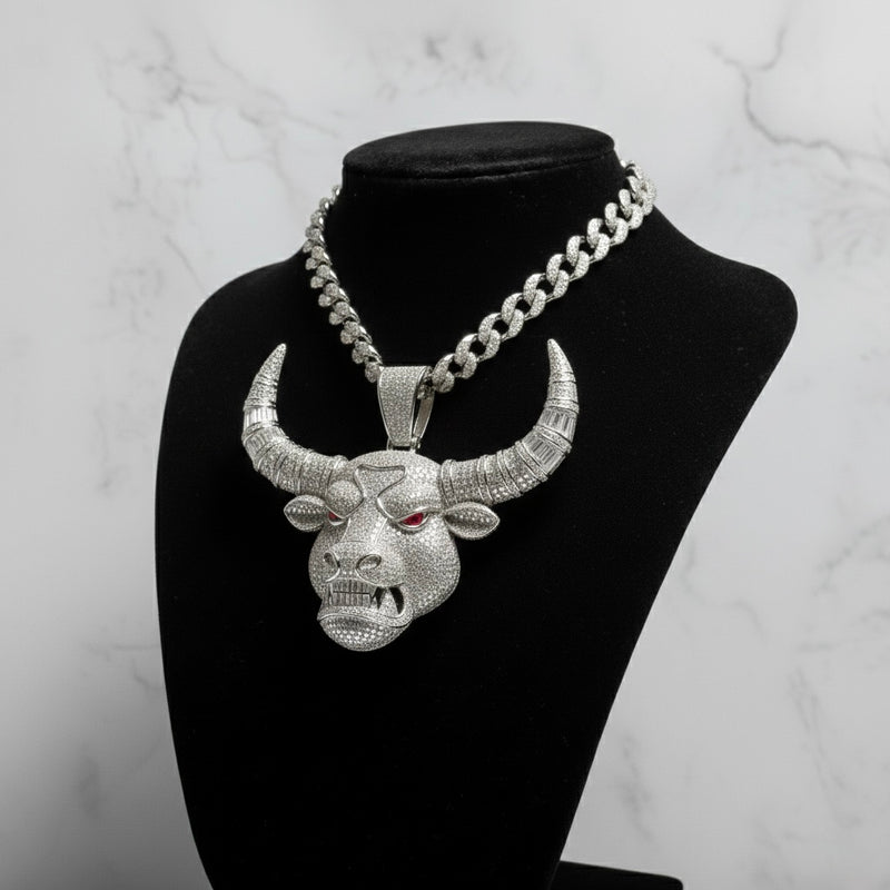 Pendentif taureau diamant moissanite