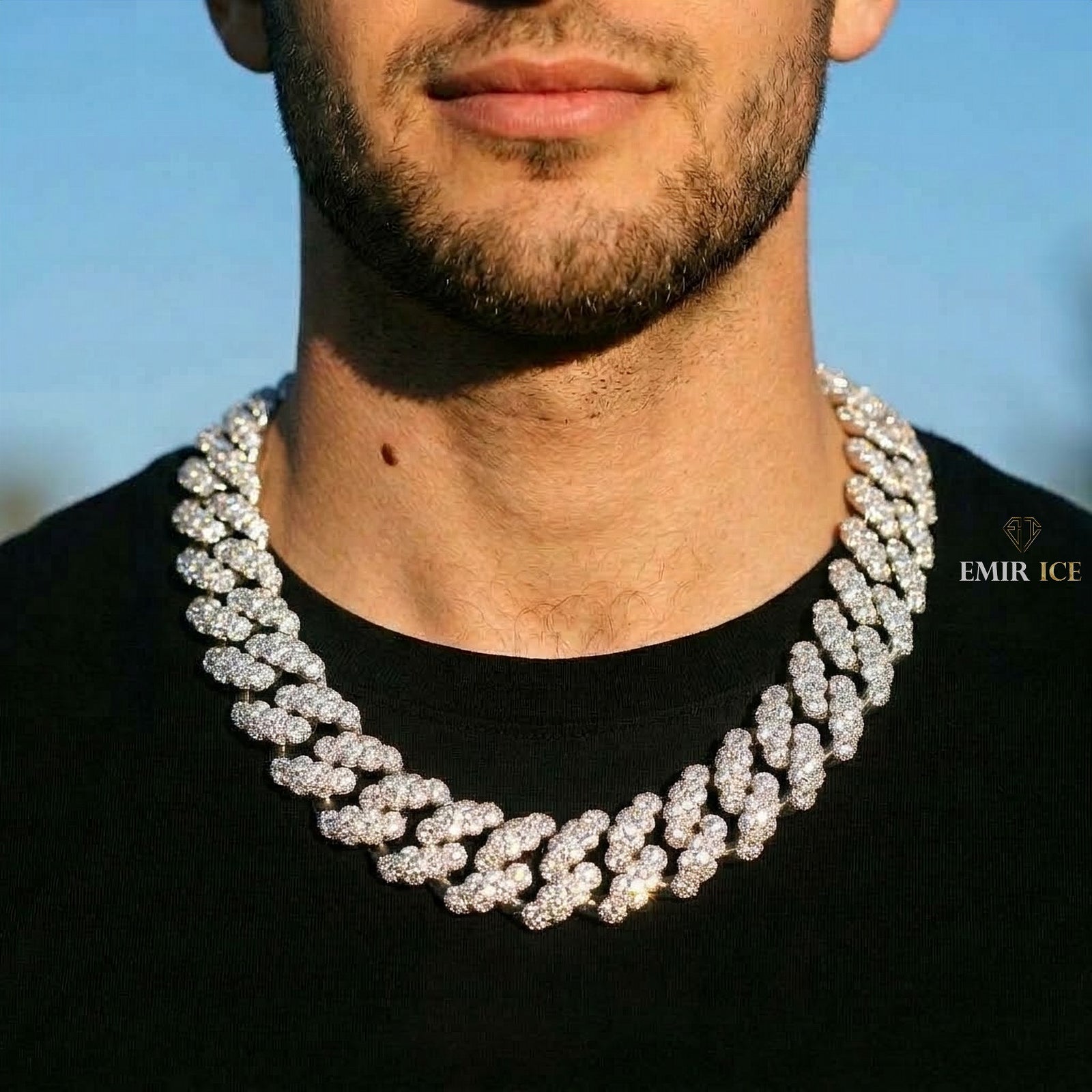 Chaîne Cubaine Cluster Serti Clos 20 mm diamant naturel Homme - porté par un homme - Emir ICE