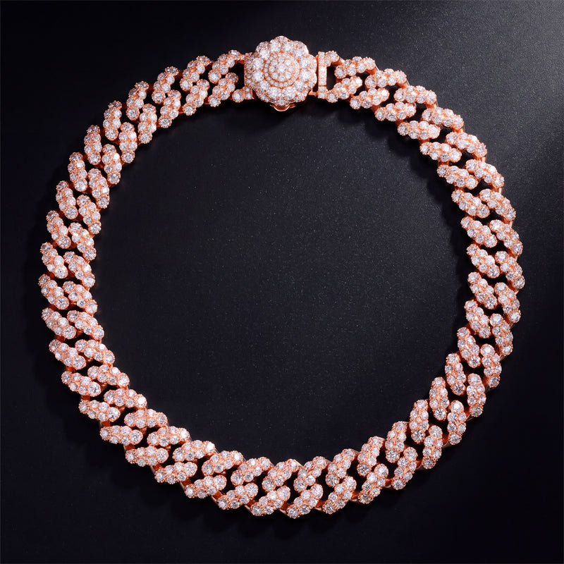 Chaîne Cubaine Fermoir Fleur diamant de laboratoire Femme - portée par une femme - Emir ICE