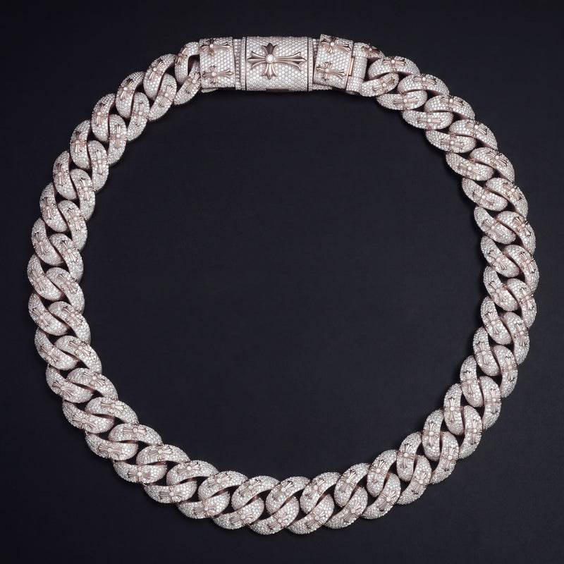 Chaîne Cubaine Miami Croix 20 mm diamant naturel Femme - portée par une femme - Emir ICE