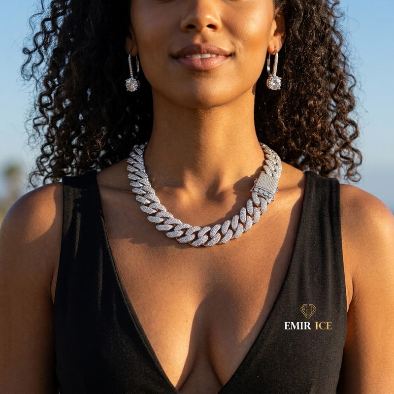 Chaîne Cubaine Miami 25 mm moissanite Femme - portée par une femme - Emir ICE