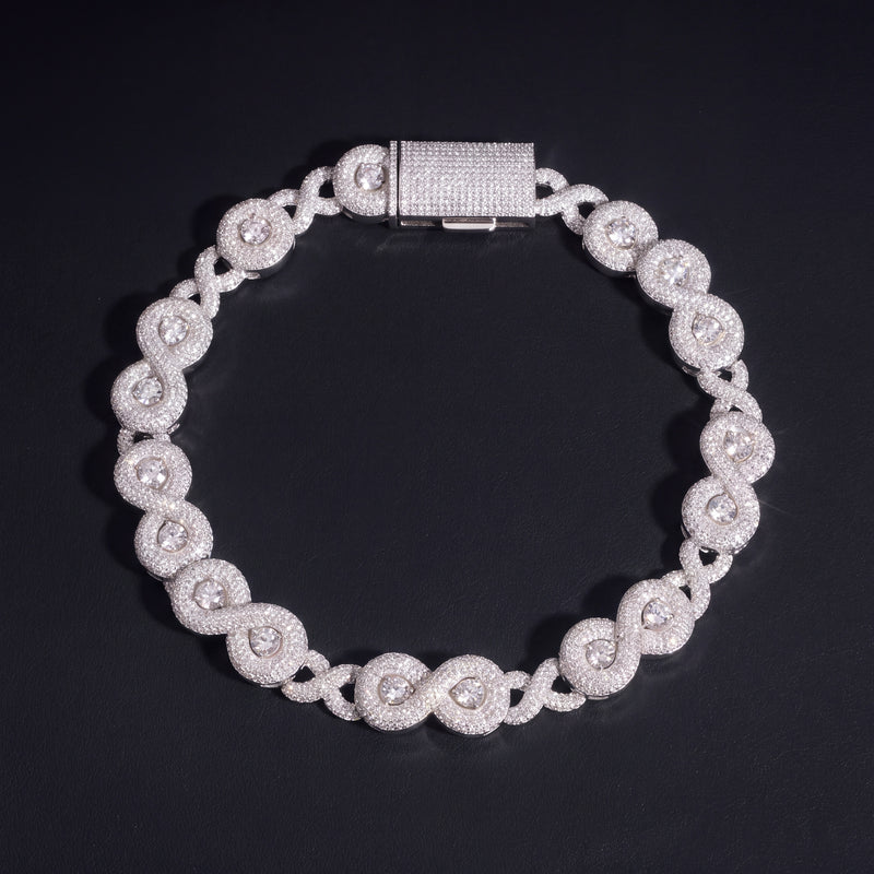 Chaîne Infinity Link 18 mm diamant naturel Femme - portée par une femme - Emir ICE