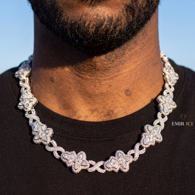 Chaîne Maillon Croix Fleur 18 mm diamant naturel Homme - porté par un homme - Emir ICE