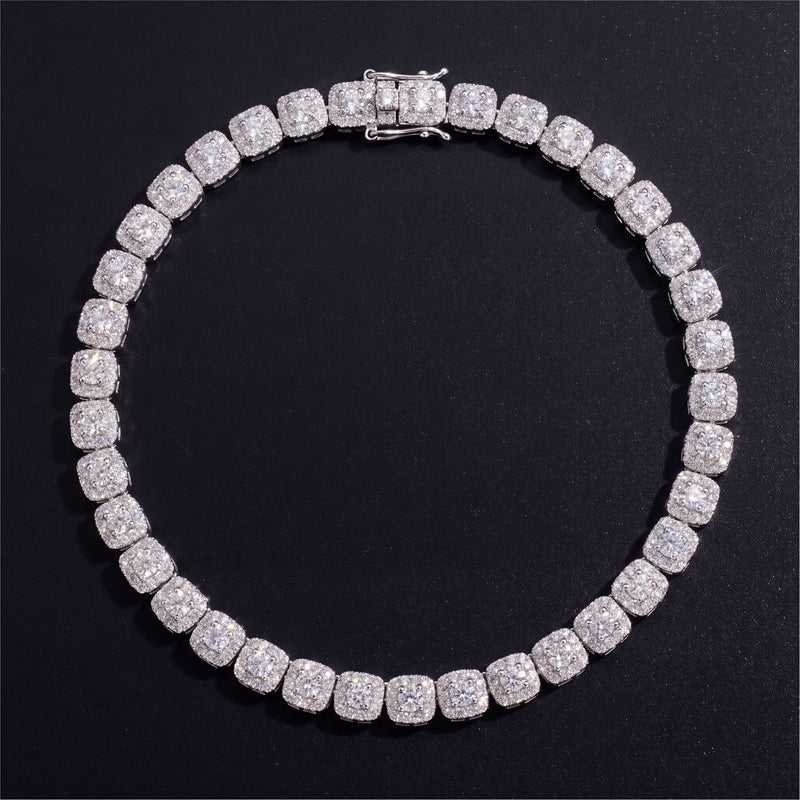 Chaîne Tennis Cluster 6 mm diamant naturel Femme - portée par une femme - Emir ICE