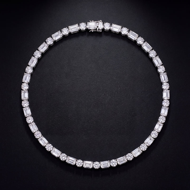 Chaîne Tennis Émeraude et Ronde diamant de laboratoire Femme - portée par une femme - Emir ICE