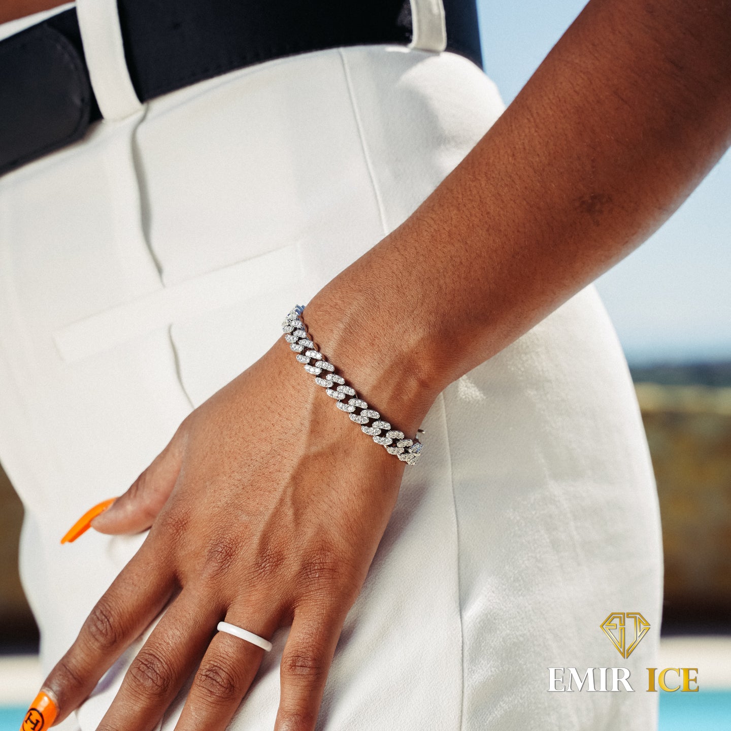 Chrysalis  Bracelet tennis 1 carat de diamant et or blanc 18k  Les  Anneaux Bleus