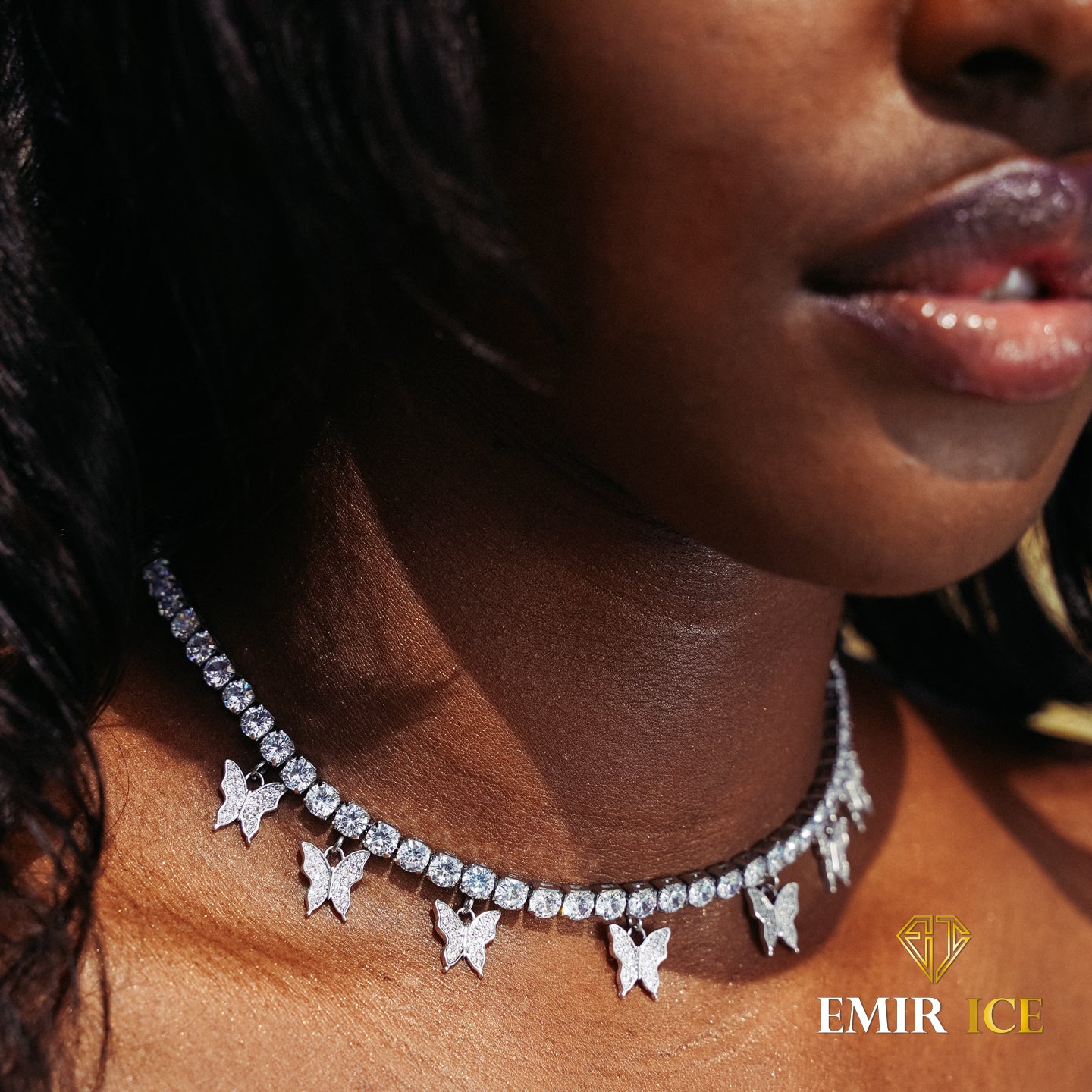 COLLAR DE MARIPOSA CON DIAMANTES Y TENIS DE ORO BLANCO PARA MUJER