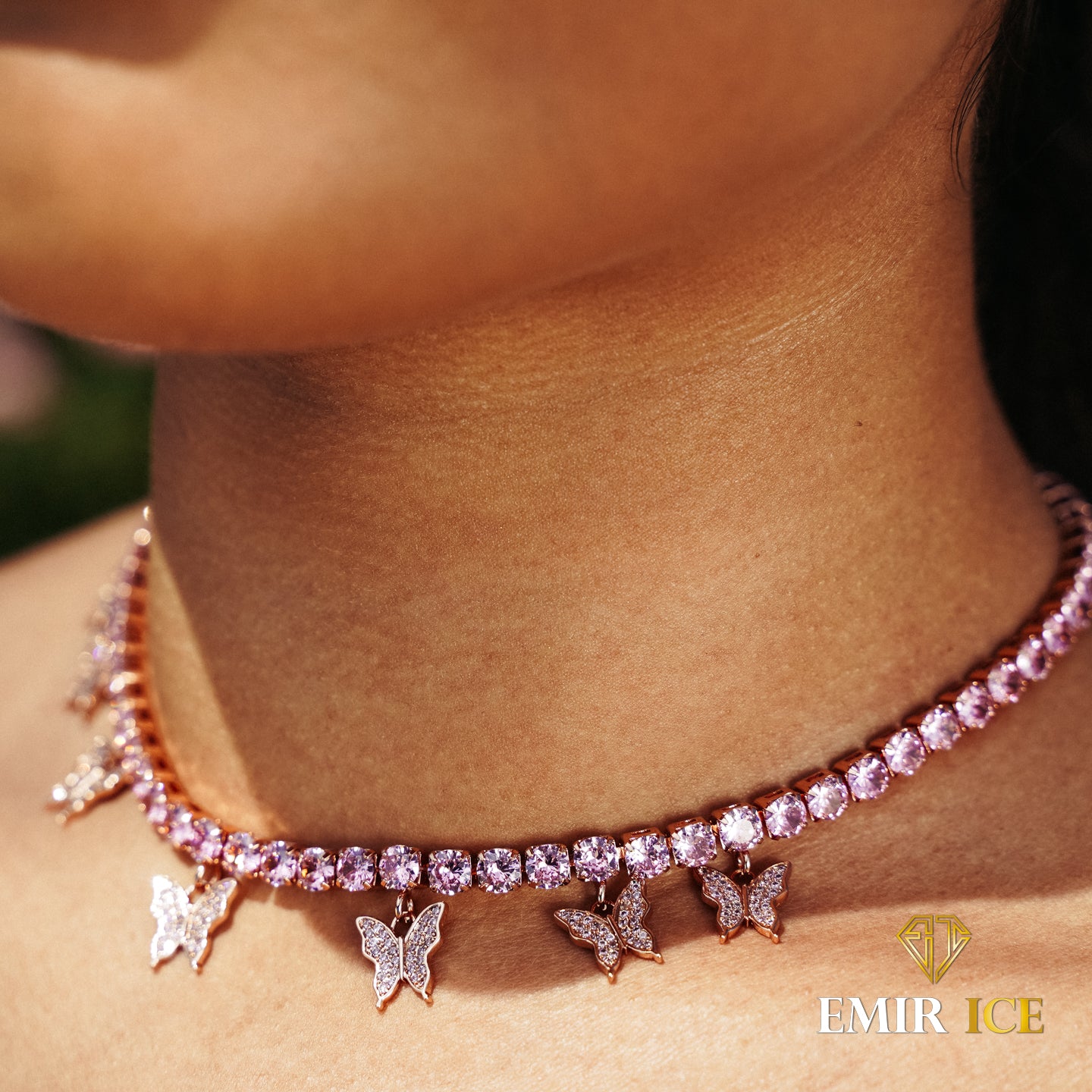 Collar de mariposa de tenis con diamantes para mujer en oro rosa
