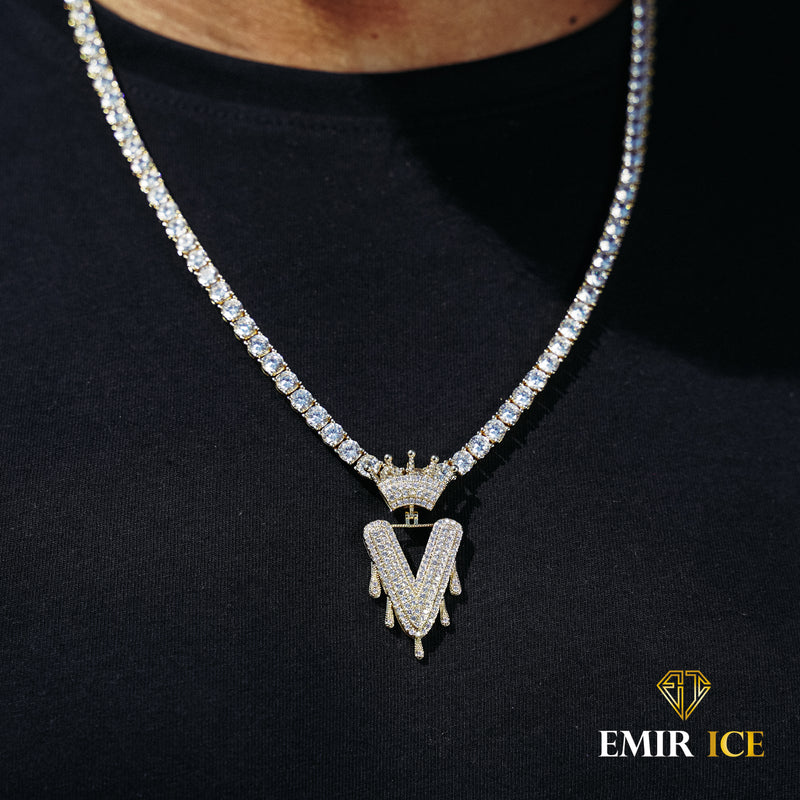COLLIER PENDENTIF LETTRE INITIALE DIAMANT COURONNE OR JAUNE - Emirice.com