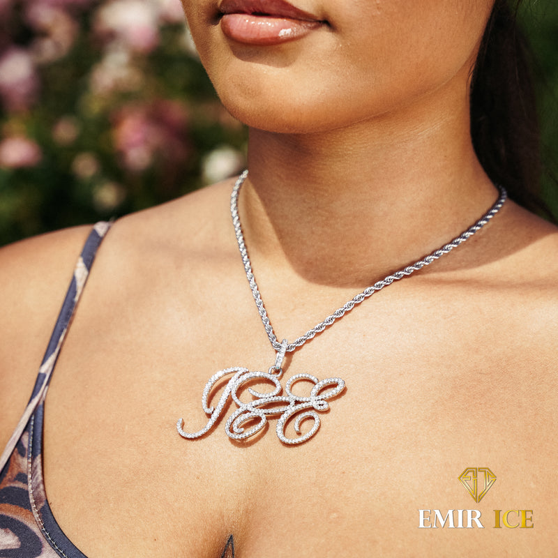 COLLIER PERSONNALISÉ PRENOM LETTRE CURSIVE OR BLANC - Emirice.com