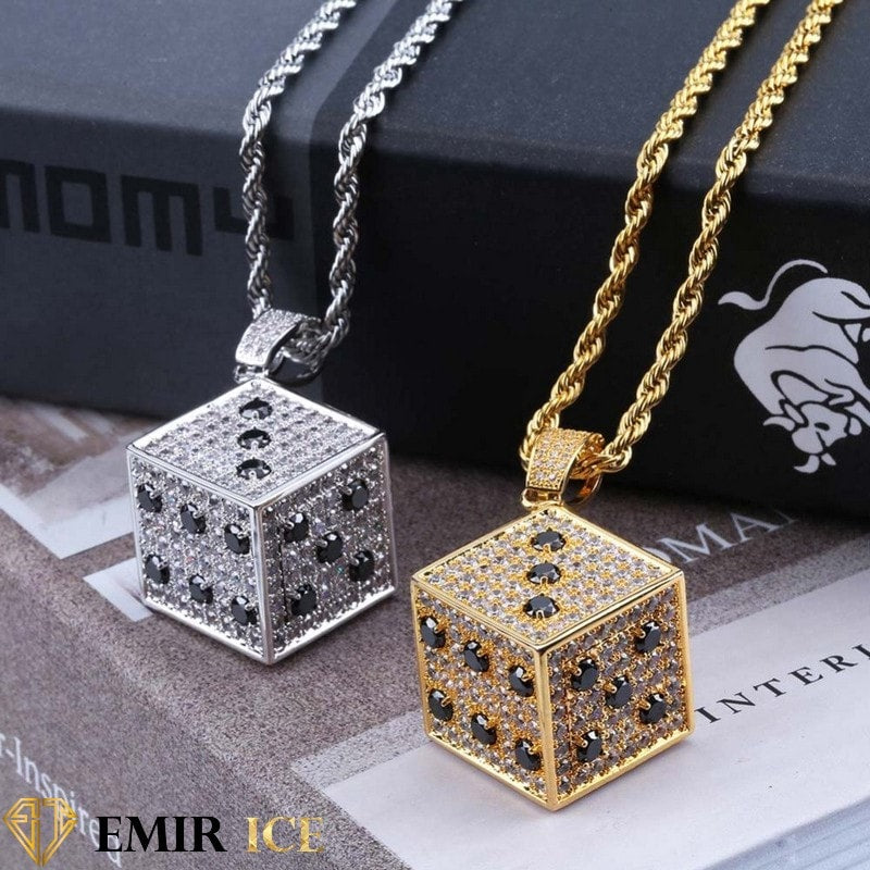 COLLIER PENDENTIF DÉ™ : Symbole de chance - Emirice.com