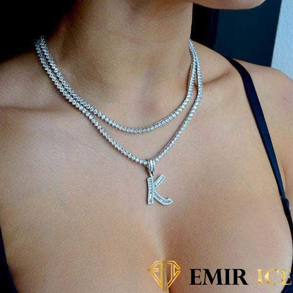 COLLIER PENDENTIF LETTRE INITIALE DIAMANT BAGUETTE FEMME - Emirice.com